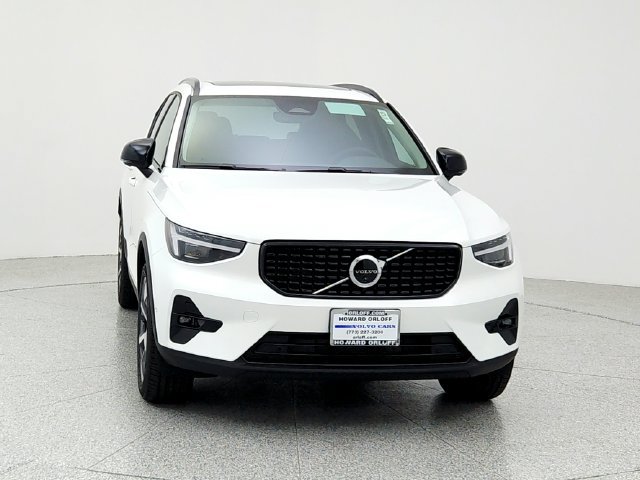 New 2026 Volvo XC40 B5 Plus w/ Protection Package Premier AWD/4WD image 2