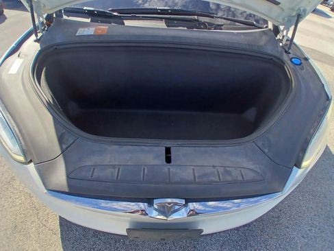 Used 2017 Tesla Model X 75D image 23