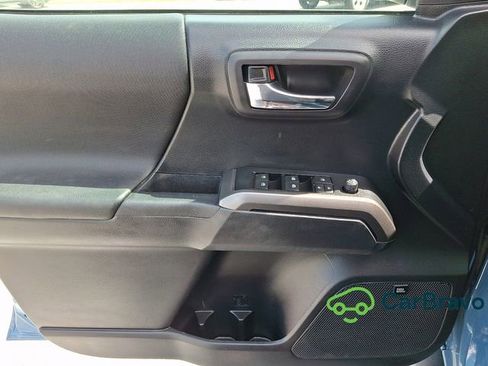 Used 2019 Toyota Tacoma TRD Sport AWD/4WD image 12