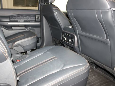 Used 2022 Ford Expedition Platinum AWD/4WD image 28