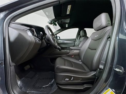 Used 2022 Cadillac XT5 Luxury w/ LPO, ONYX Package image 36