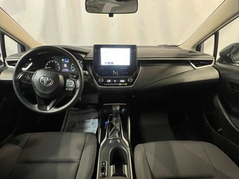Used 2025 Toyota Corolla LE FWD image 8