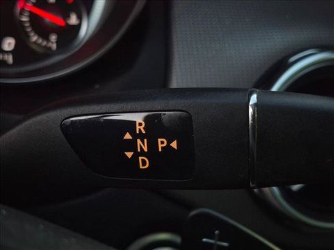 Used 2020 Mercedes-Benz GLA 250 4MATIC image 17