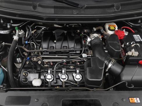 Used 2018 Ford Explorer XLT image 33