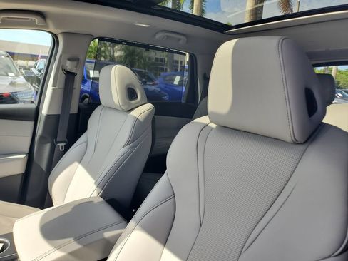 Certified 2024 Acura MDX FWD w/ Technology Package image 18