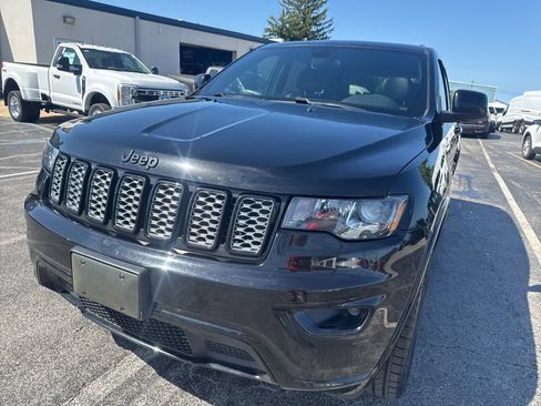 Used 2019 Jeep Grand Cherokee Altitude AWD/4WD image 50