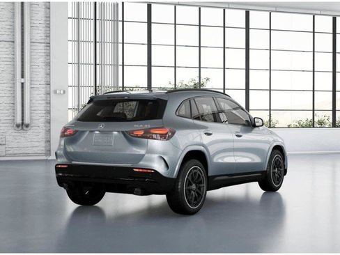 New 2026 Mercedes-Benz GLA 35 AMG 4MATIC image 33