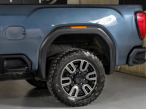 Used 2020 GMC Sierra 2500 AT4 w/ AT4 Premium Package AWD/4WD image 13