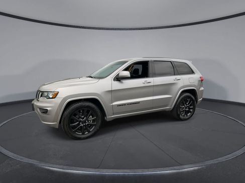 Used 2021 Jeep Grand Cherokee Laredo X AWD/4WD image 4