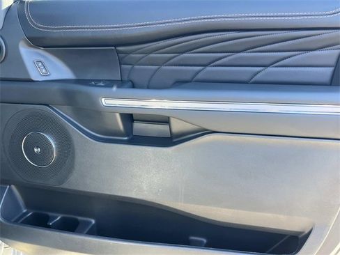 Used 2024 Ford Expedition Platinum image 26