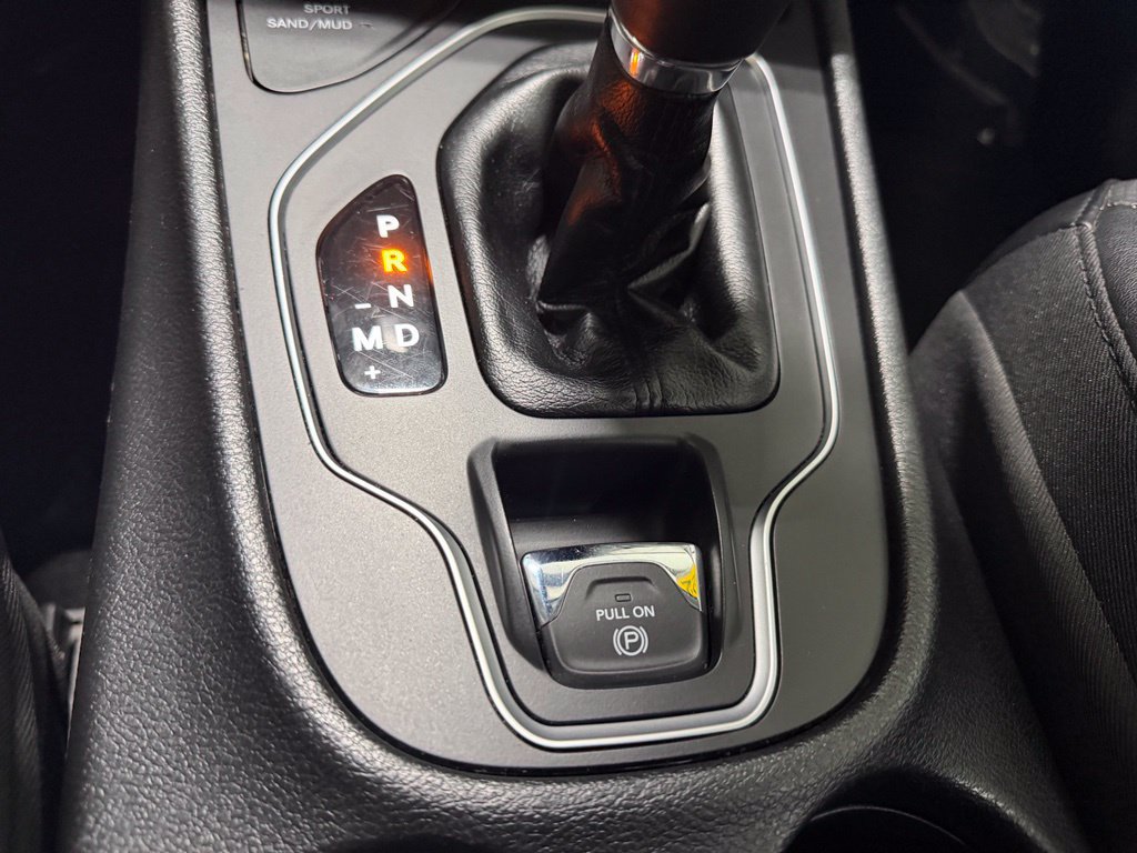 Used 2022 Jeep Cherokee Latitude Lux AWD/4WD image 23