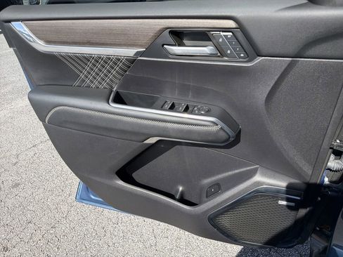 Used 2024 GMC Acadia Denali w/ Super Cruise Package image 15