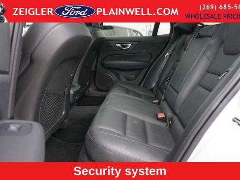 Used 2024 Volvo V60 B5 Cross Country Plus AWD/4WD image 12