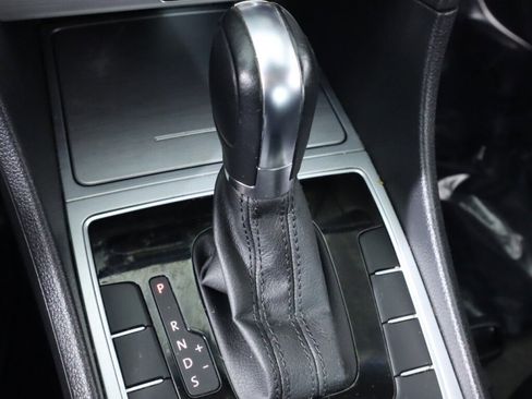 Used 2012 Volkswagen Passat 2.5 SE image 20