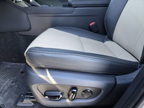 Used 2025 Lexus GX 550 image 26