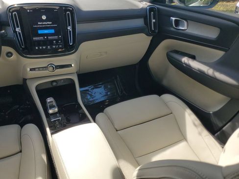 Certified 2026 Volvo XC40 B5 Plus AWD/4WD image 16