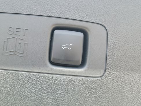 Used 2025 Lincoln Corsair Reserve FWD image 17