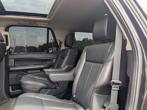 Used 2024 Ford Expedition XLT AWD/4WD image 25