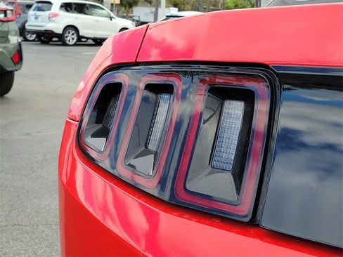 Used 2014 Ford Mustang Premium image 30