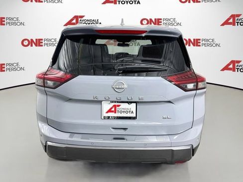 Used 2025 Nissan Rogue SL FWD image 6