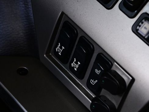 Used 2004 HUMMER H1 4-Door Wagon AWD/4WD image 27