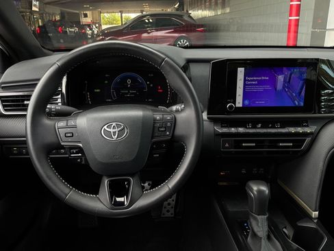 Used 2026 Toyota Camry SE FWD image 14