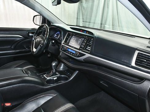 Used 2019 Toyota Highlander SE AWD/4WD image 54