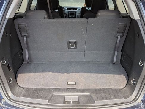 Used 2017 Chevrolet Traverse LT w/ Style and Technology Package image 26