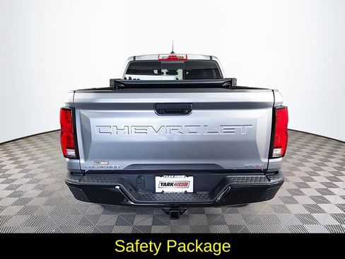 Used 2024 Chevrolet Colorado ZR2 w/ Technology Package AWD/4WD image 9