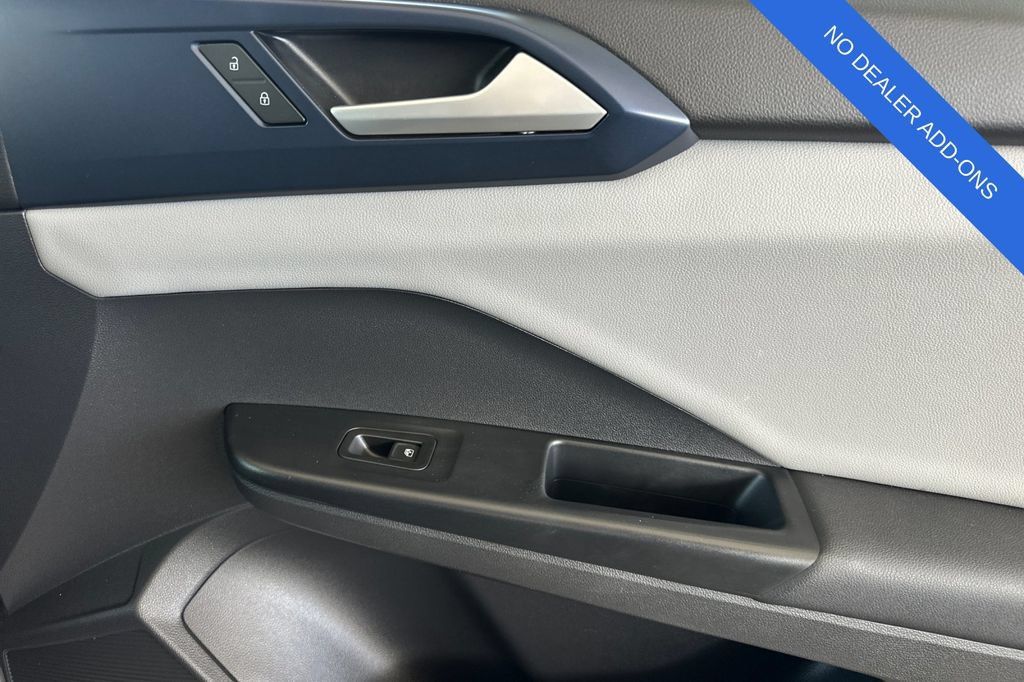 Used 2022 Volkswagen Taos SE FWD image 20