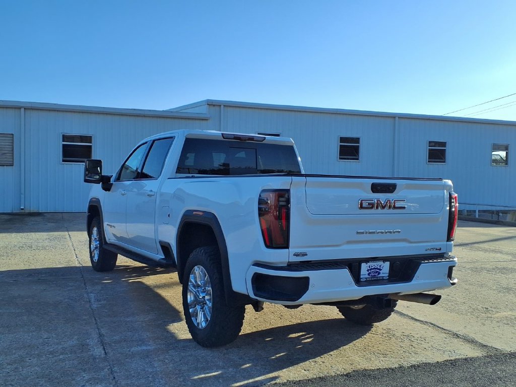 Used 2025 GMC Sierra 2500 AT4 w/ AT4 Premium Plus Package AWD/4WD image 2