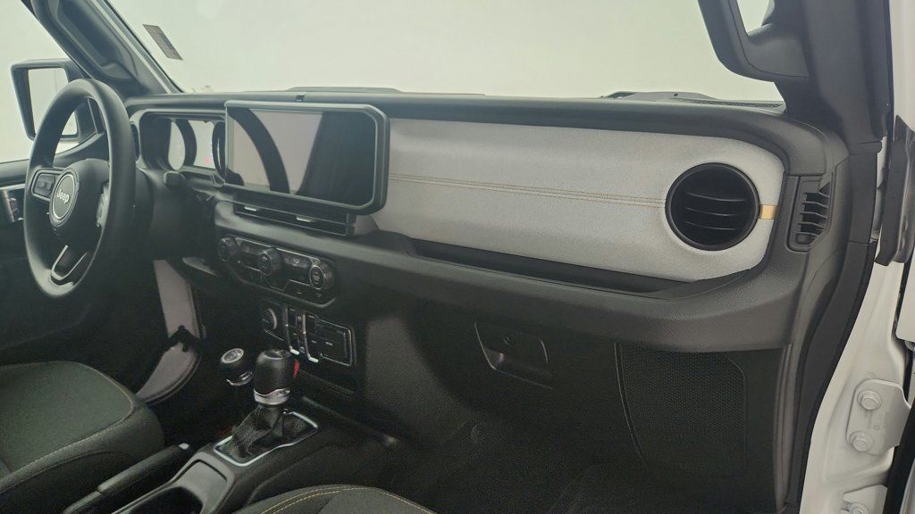 Used 2025 Jeep Gladiator Sport AWD/4WD image 49