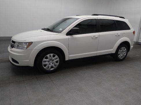 Used 2016 Dodge Journey SE w/ Flexible Seating Group image 2