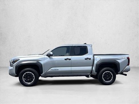 Used 2024 Toyota Tacoma TRD Off-Road AWD/4WD image 8