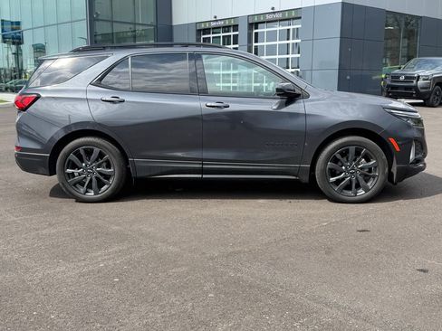 Used 2022 Chevrolet Equinox RS image 3