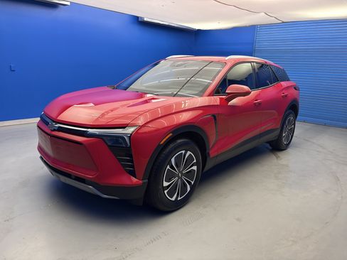 Used 2024 Chevrolet Blazer EV LT AWD/4WD image 4