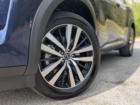 Used 2024 Nissan Pathfinder Platinum w/ Cargo Package image 37