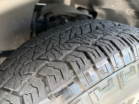 Used 2024 Nissan Frontier Pro-X RWD image 12