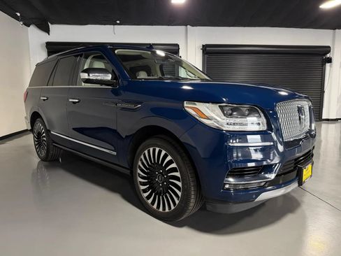 Used 2019 Lincoln Navigator Black Label w/ Cargo Package AWD/4WD image 3