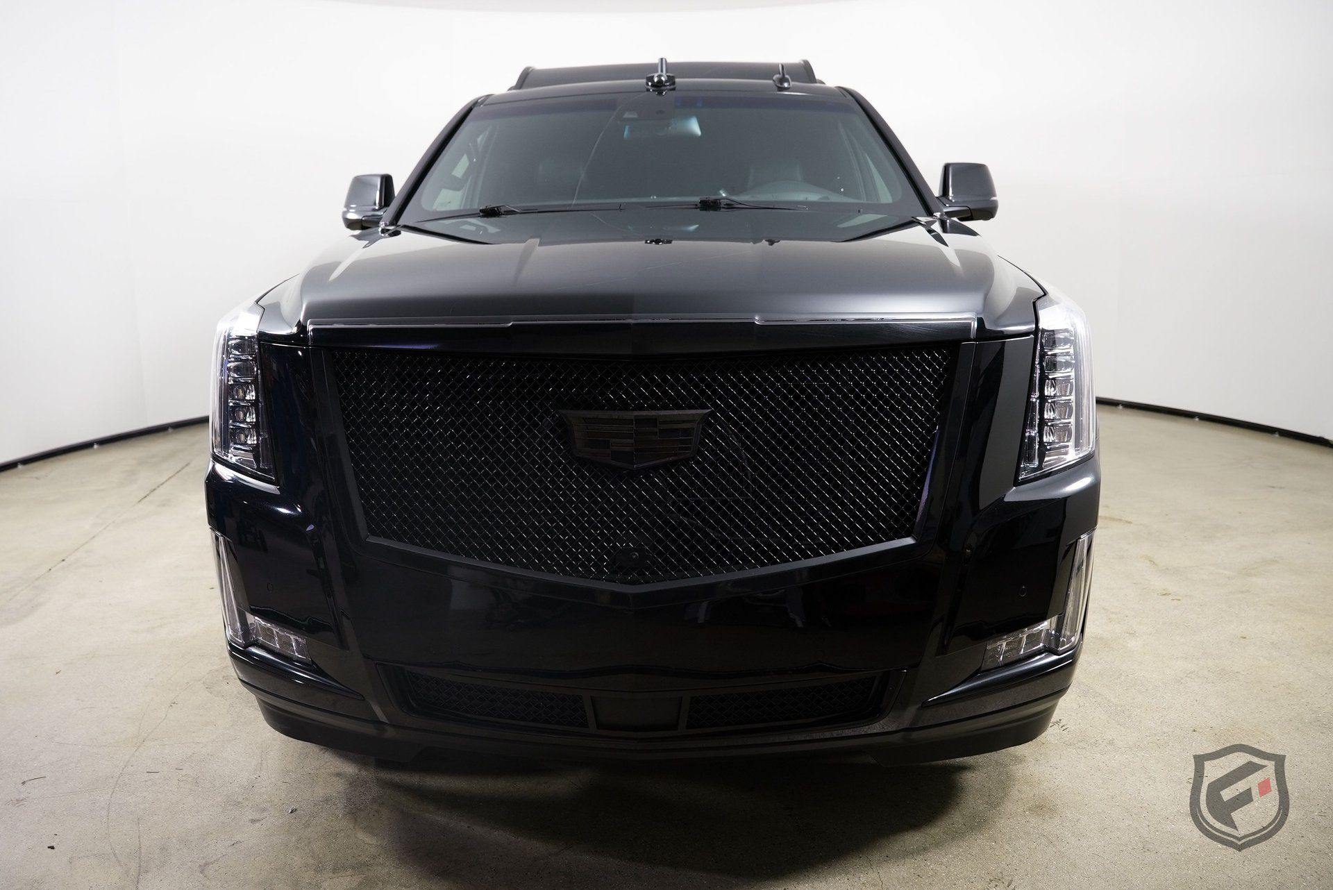 Used 2018 Cadillac Escalade ESV Platinum AWD/4WD image 3