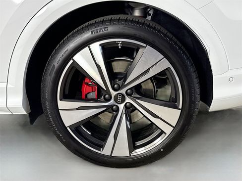 New 2025 Audi SQ5 Premium Plus image 32