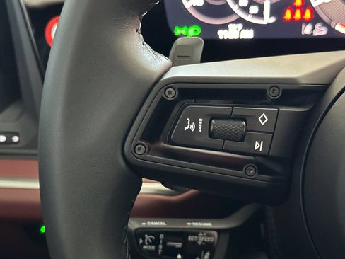 New 2025 Porsche Cayenne Turbo AWD/4WD image 31