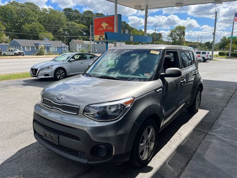 Used 2019 Kia Soul w/ Convenience Package image 3