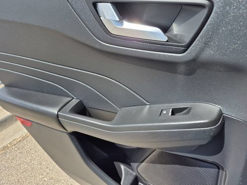 Used 2022 Ford Escape SEL FWD image 12