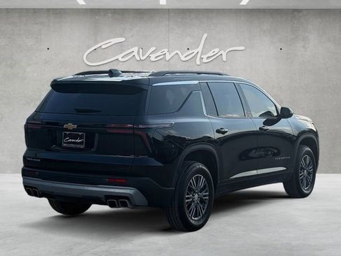 Certified 2025 Chevrolet Traverse LT FWD image 18