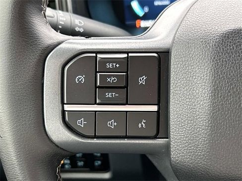 Certified 2025 Ford F350 Lariat image 31