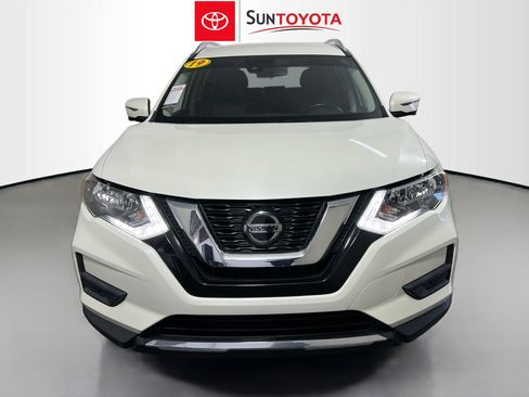 Used 2019 Nissan Rogue SV w/ Premium Package image 10