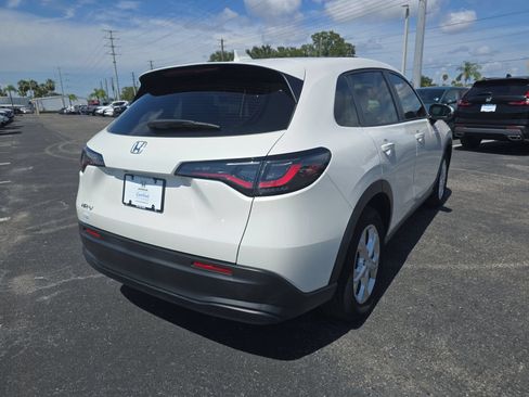 Certified 2025 Honda HR-V LX image 4