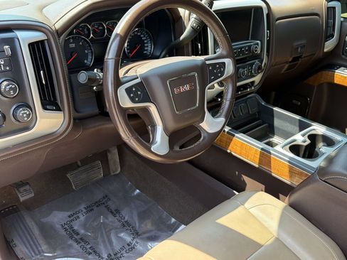 Used 2018 GMC Sierra 1500 SLT w/ SLT Premium Package AWD/4WD image 4