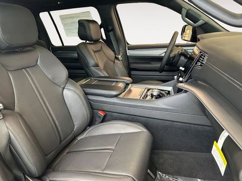 New 2026 Jeep Grand Wagoneer Limited image 14